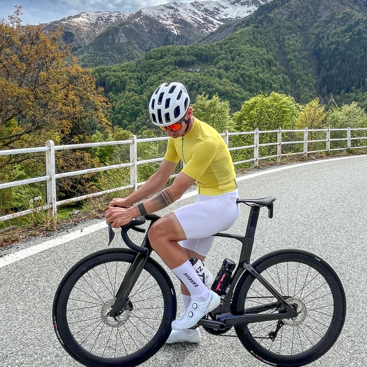 LIFT TINT SEAMLESS CYCLING BIB SHORTS